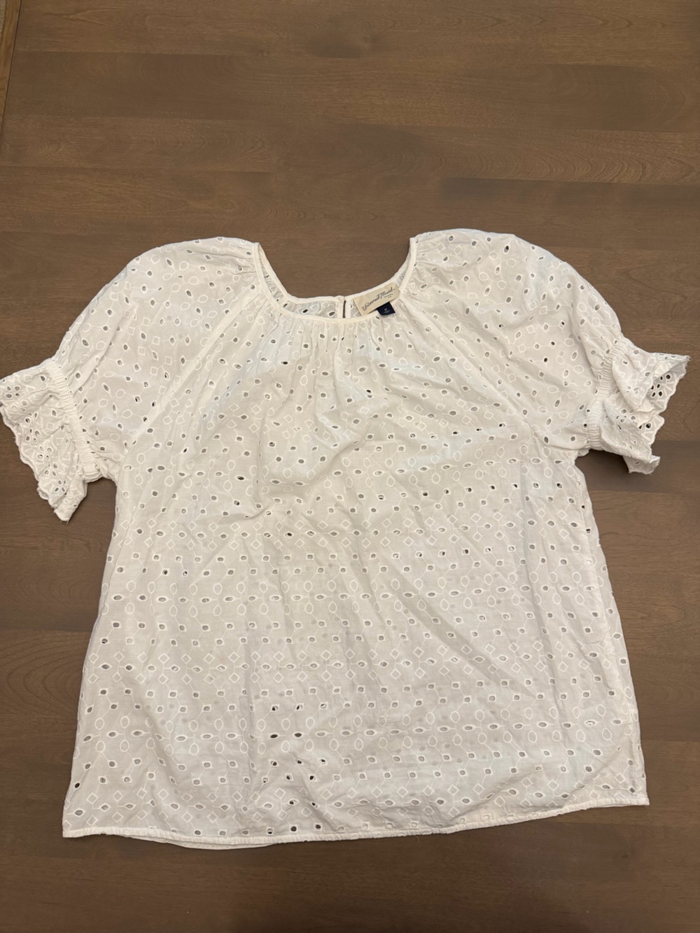 Universal Thread White Eyelet Puff Sleeve Blouse Size M